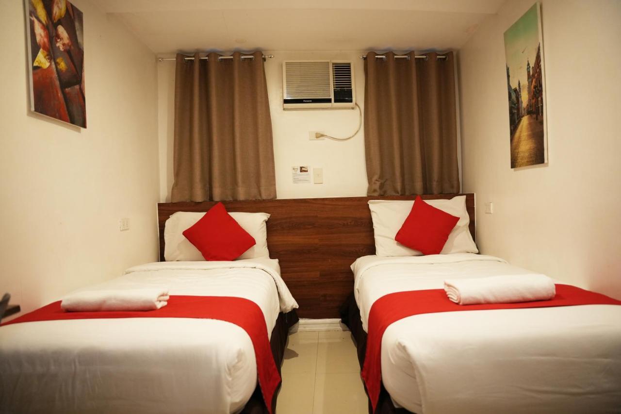 Nest Fort Bgc Makati City Esterno foto