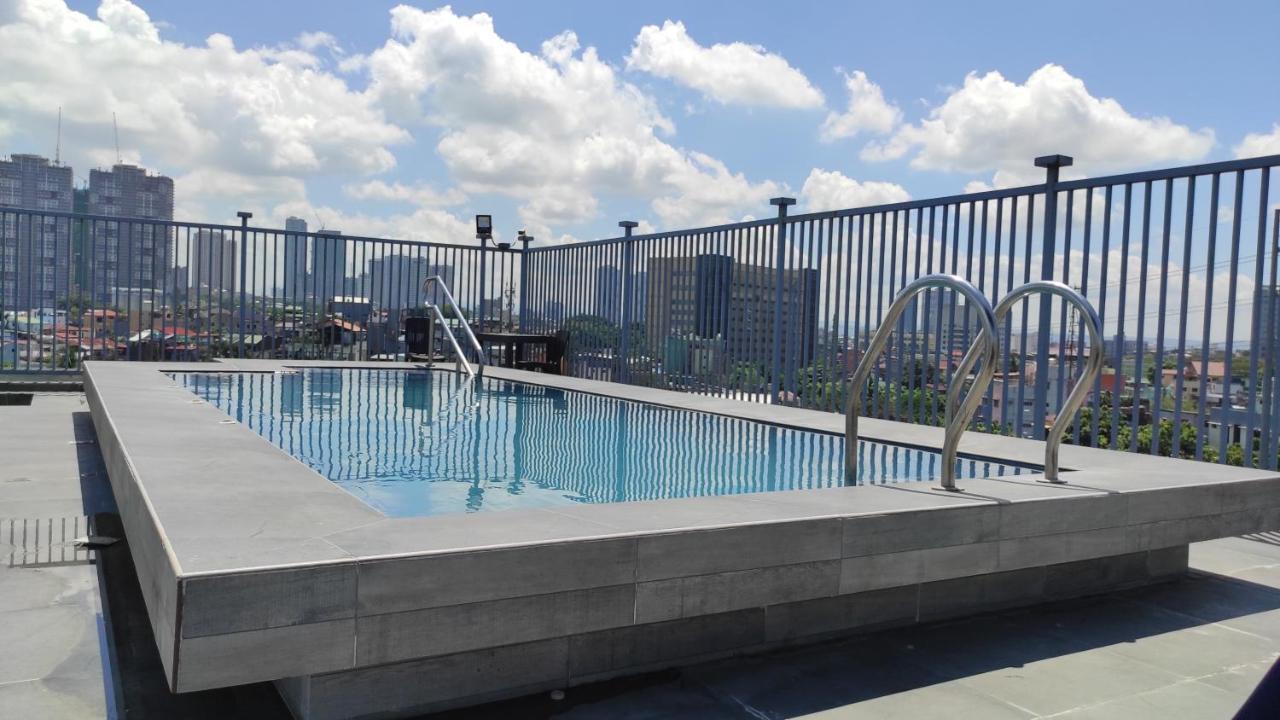 Nest Fort Bgc Makati City Esterno foto
